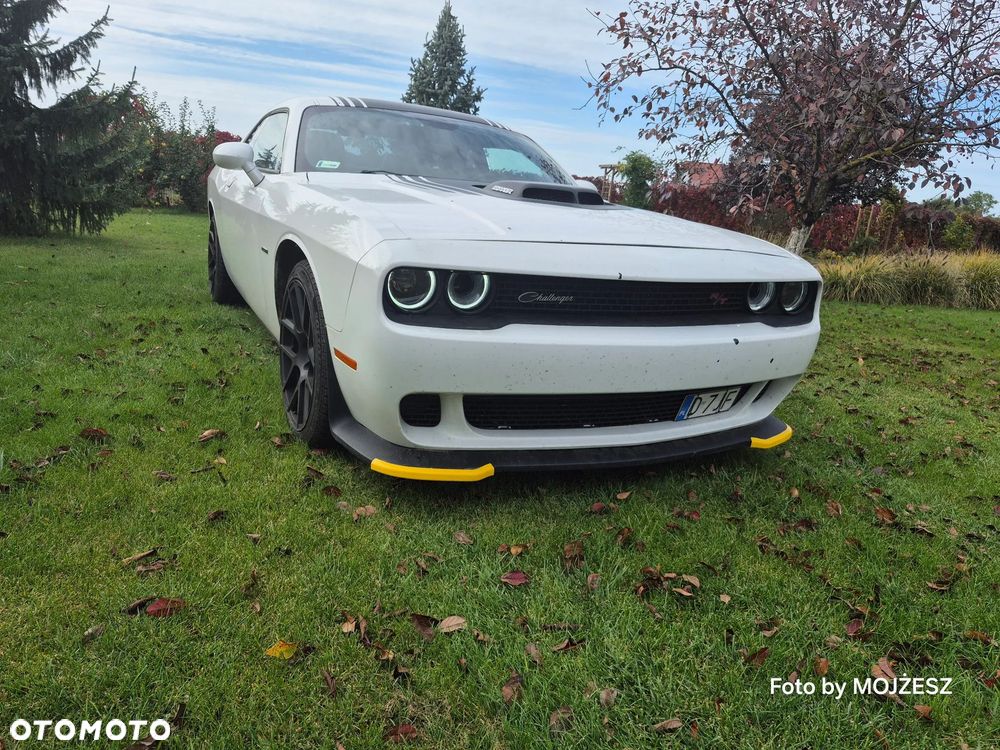Dodge Challenger - 2