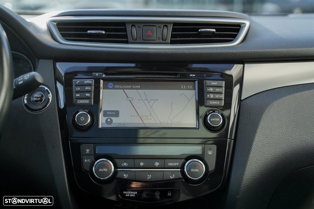 Nissan Qashqai 1.5 dCi N-Connecta 18 - 23