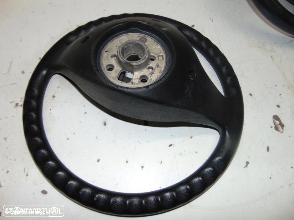 Seat Ibiza modelo 2000 volante - 3