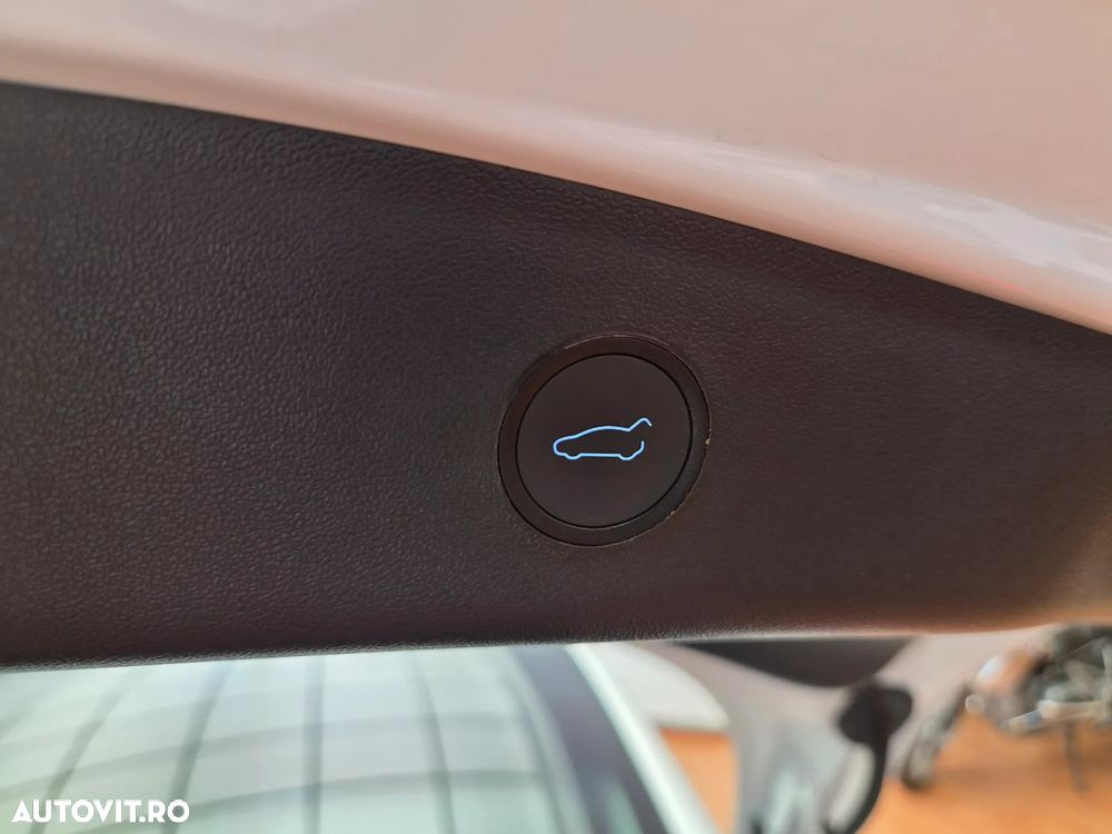 Tesla Model 3 RWD - 16