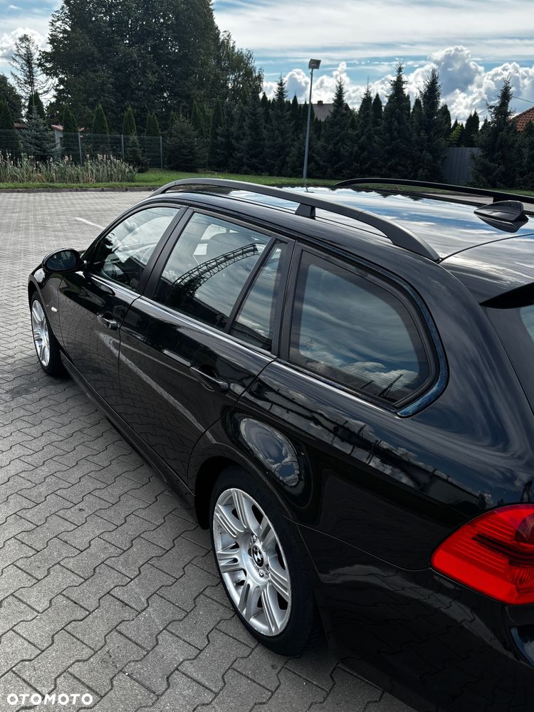 BMW Seria 3 330xi Touring - 4