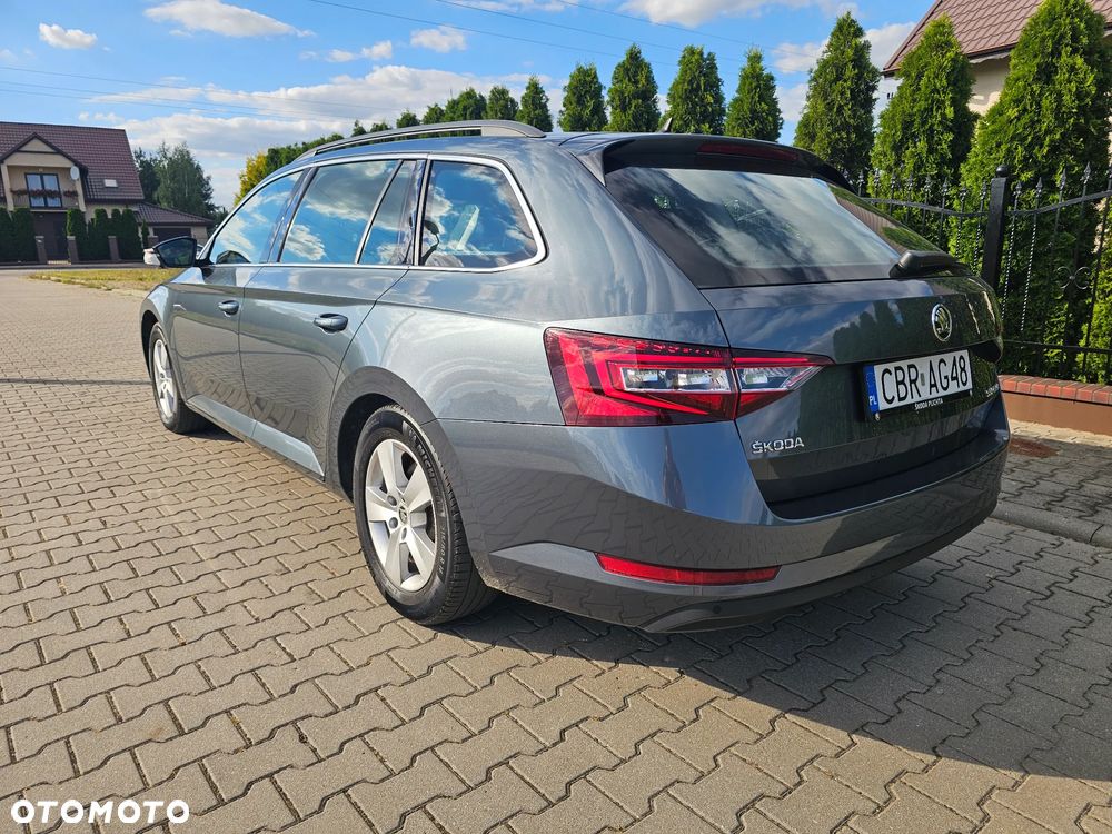 Skoda Superb 2.0 TDI Premium Edition - 3