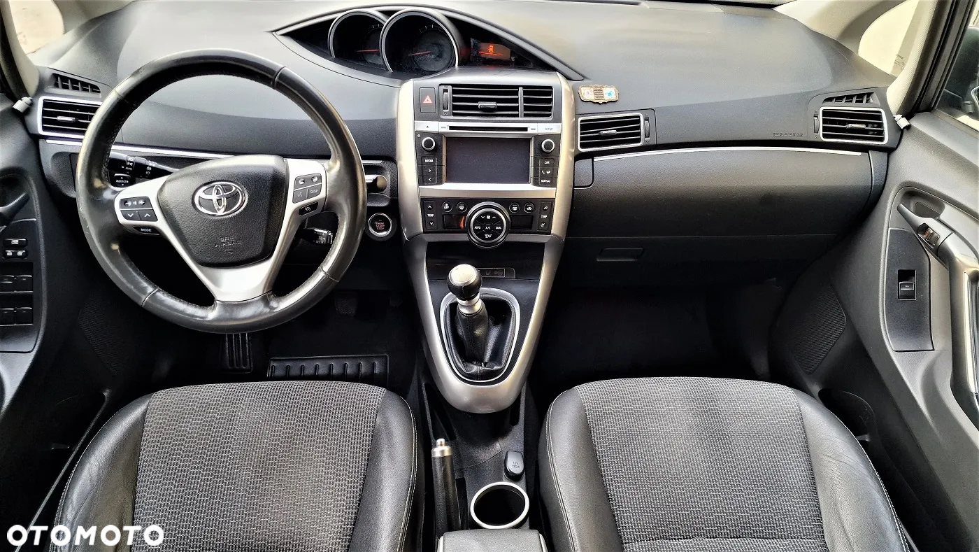 Toyota Verso 1.8 Prestige 7os - 8