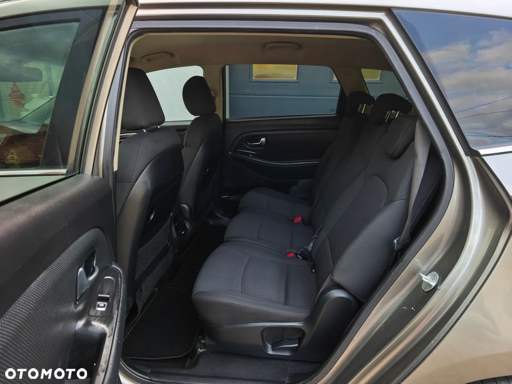Kia Carens 1.7 CRDi XL 7os - 8