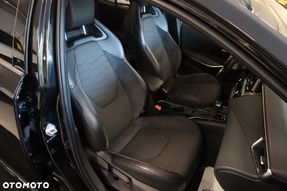 Toyota Corolla 2.0 Lounge - 28