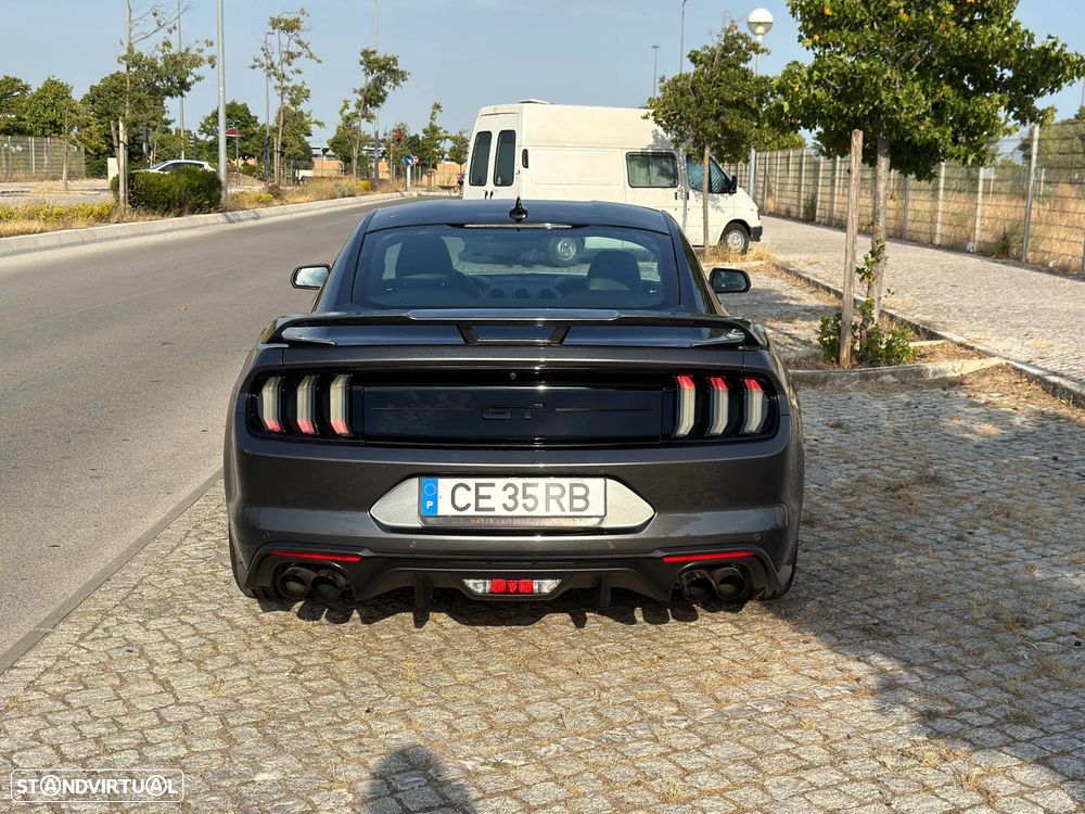 Ford Mustang - 7