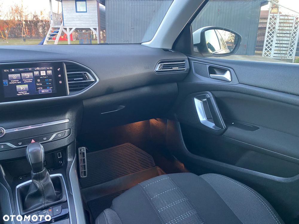 Peugeot 308 BlueHDi FAP 120 EAT6 Stop & Start Allure - 29