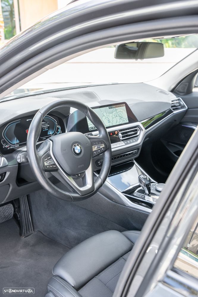 BMW 330 e Touring Line Luxury Auto - 10