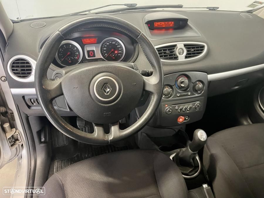 Renault Clio 1.2 16V Confort - 6