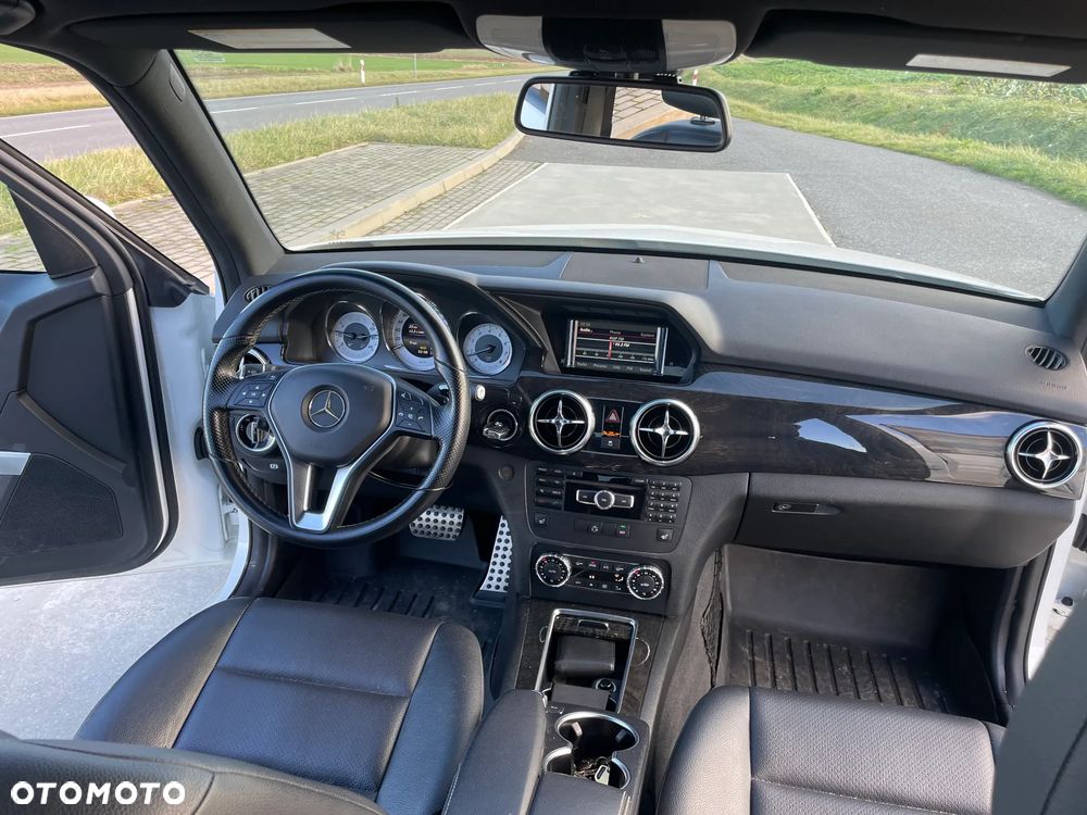 Mercedes-Benz GLK 350 4Matic BlueEFFICIENCY 7G-TRONIC - 26