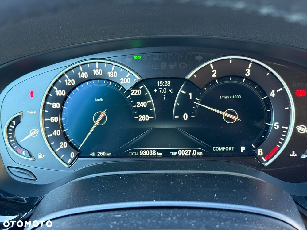 BMW Seria 5 520d xDrive M Sport sport - 31