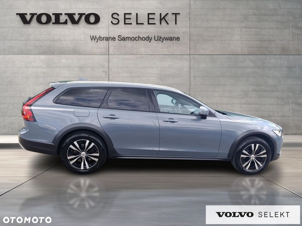 Volvo V90 Cross Country - 5