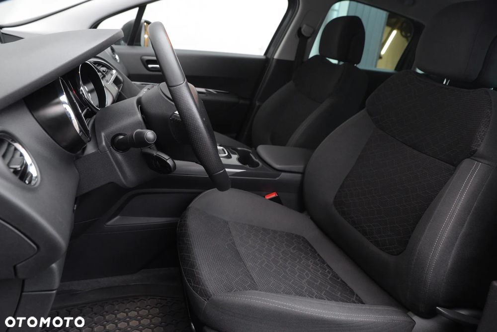 Peugeot 3008 1.6 BlueHDi Active S&S EAT6 - 29