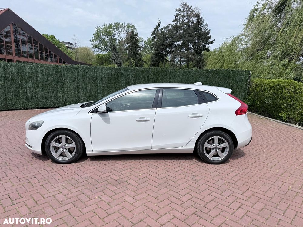 Volvo V40 D4 VEA Momentum - 4