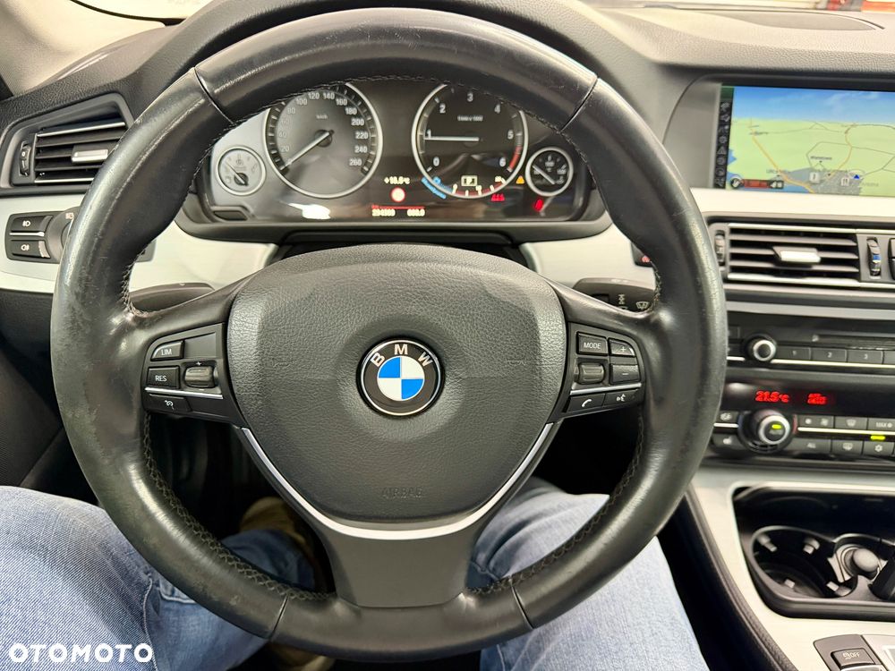 BMW Seria 5 525d xDrive Sport-Aut - 36