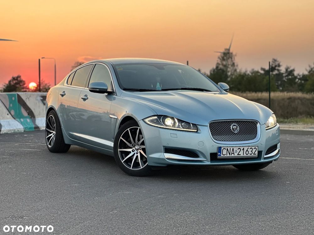 Jaguar XF 3.0 V6 D Luxury - 1