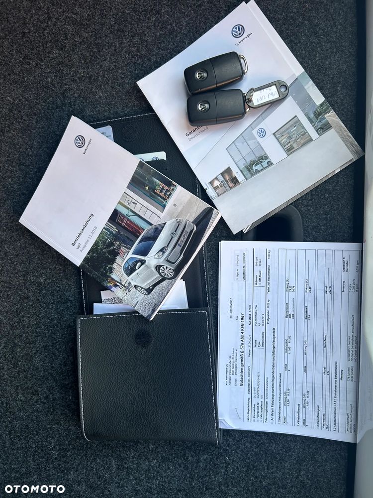 Volkswagen up! black style - 31