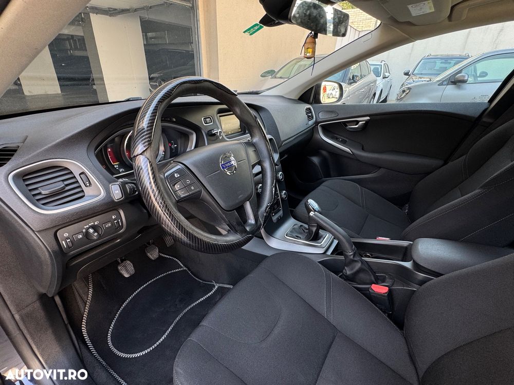 Volvo V40 D2 - 11