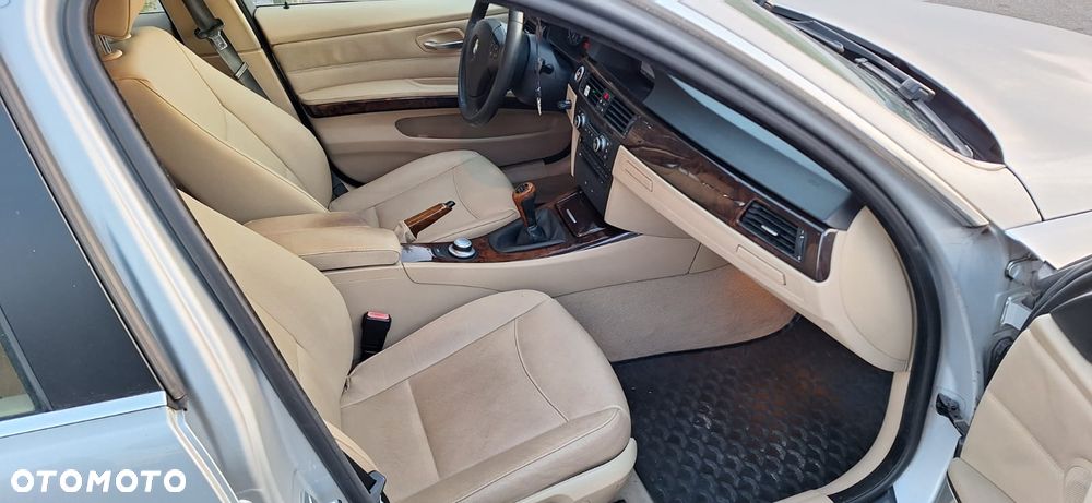BMW Seria 3 320d DPF - 9