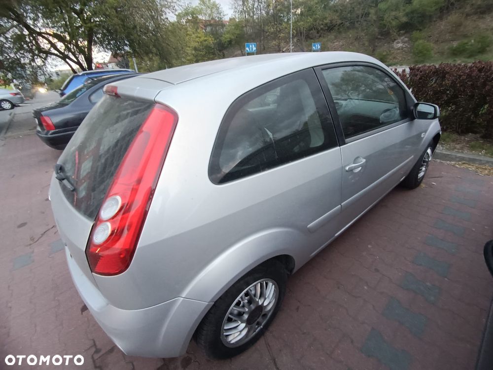 Ford Fiesta - 2