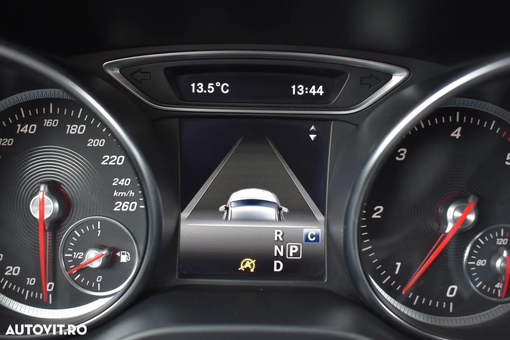 Mercedes-Benz CLA - 24