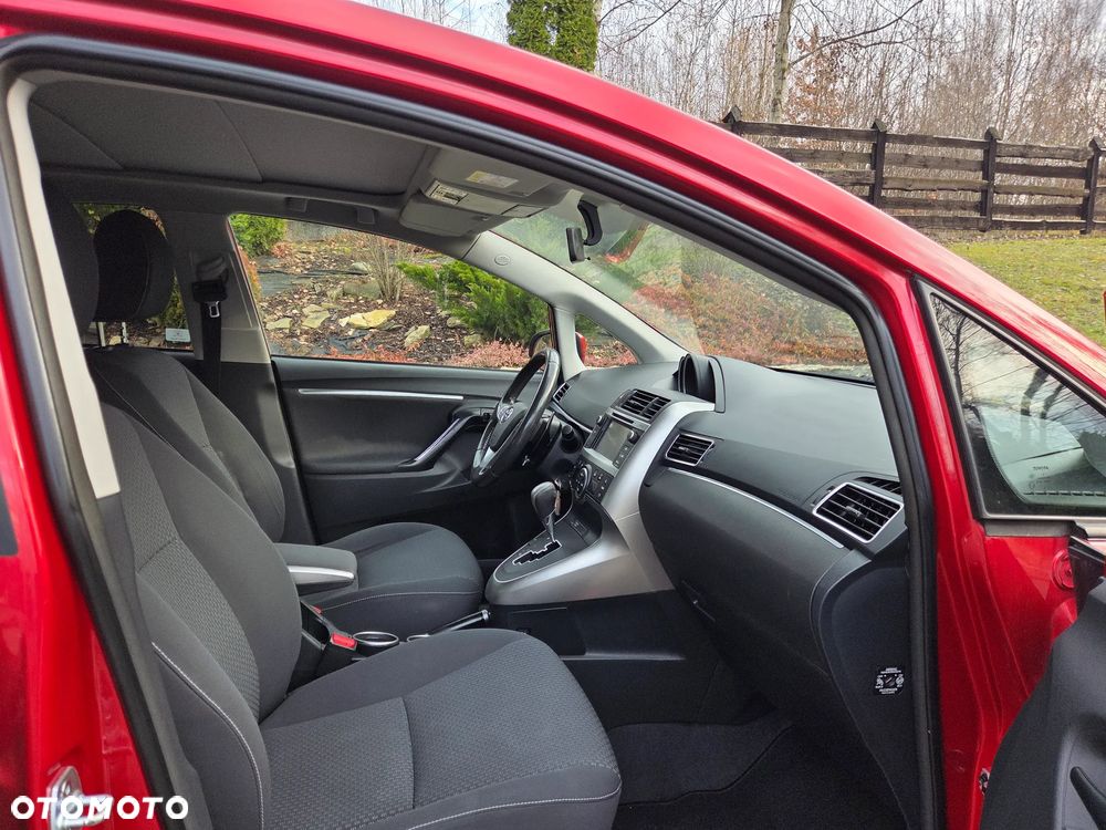 Toyota Verso 1.8 Premium MS - 18