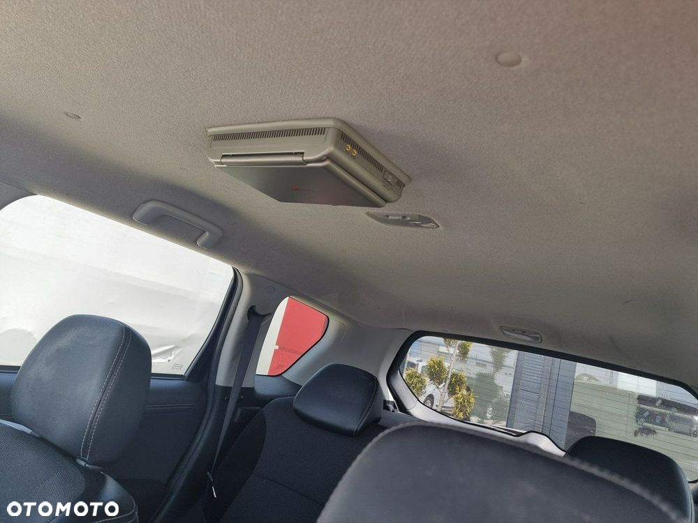 Mitsubishi Outlander - 12