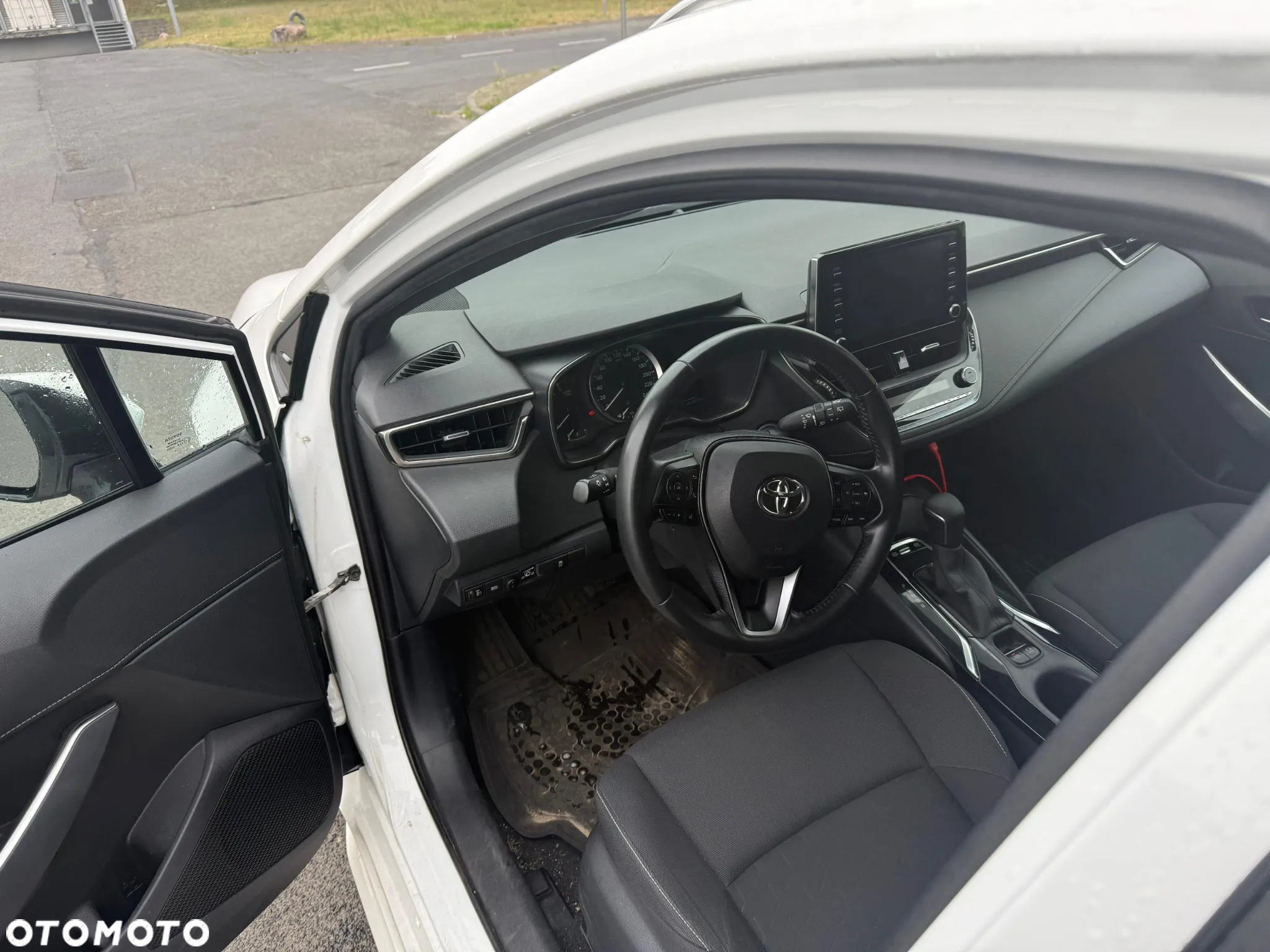 Toyota Corolla 1.8 Hybrid Comfort - 9