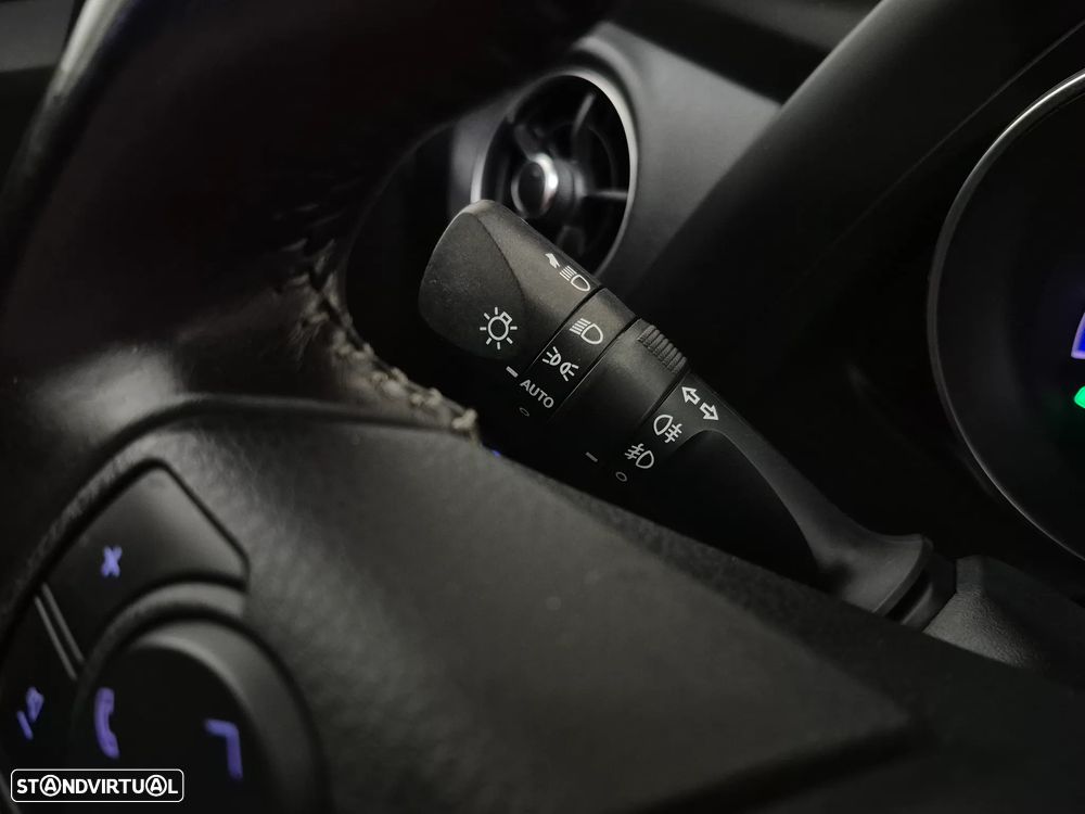 Toyota Auris 1.8 HSD Exclusive - 26