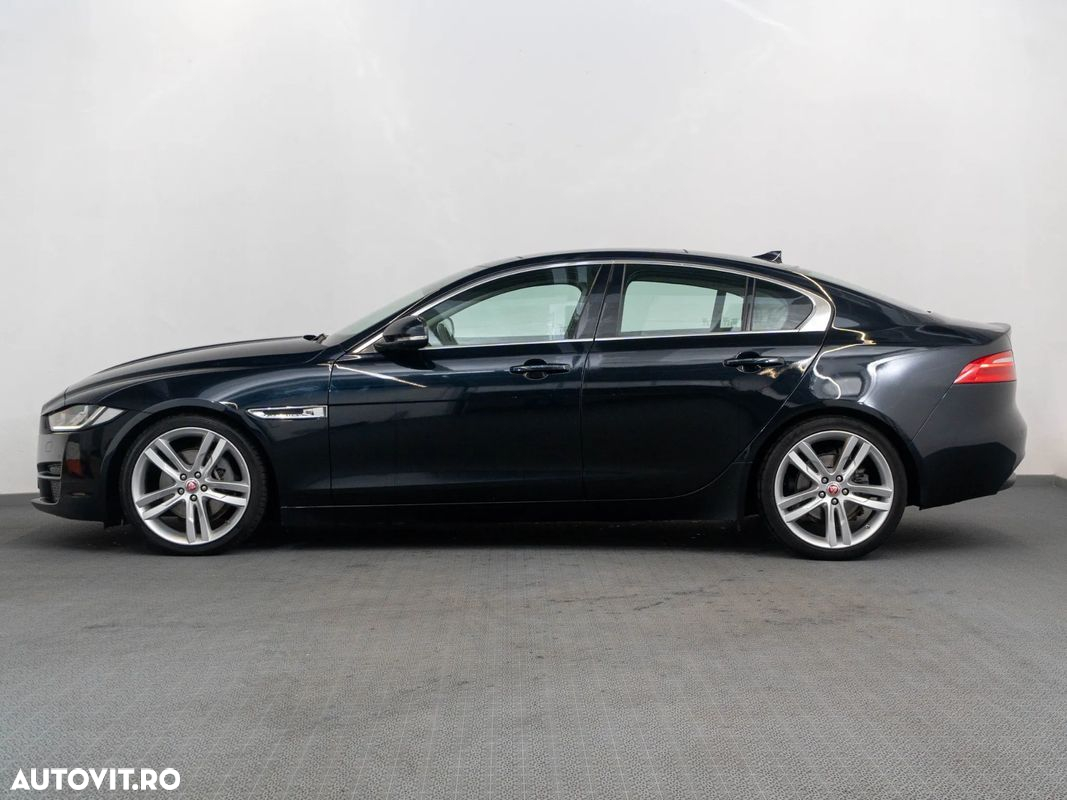 Jaguar XE - 2
