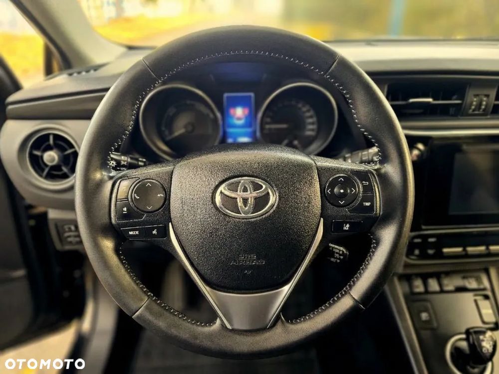 Toyota Auris 1.8 HSD Luna - 40