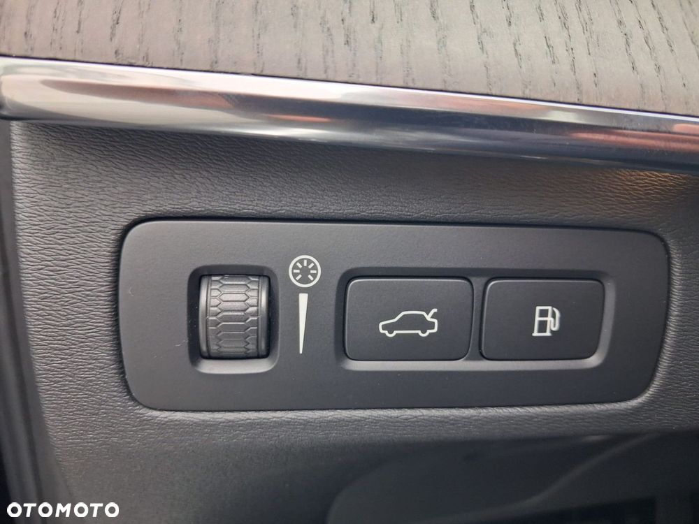 Volvo XC 90 - 23