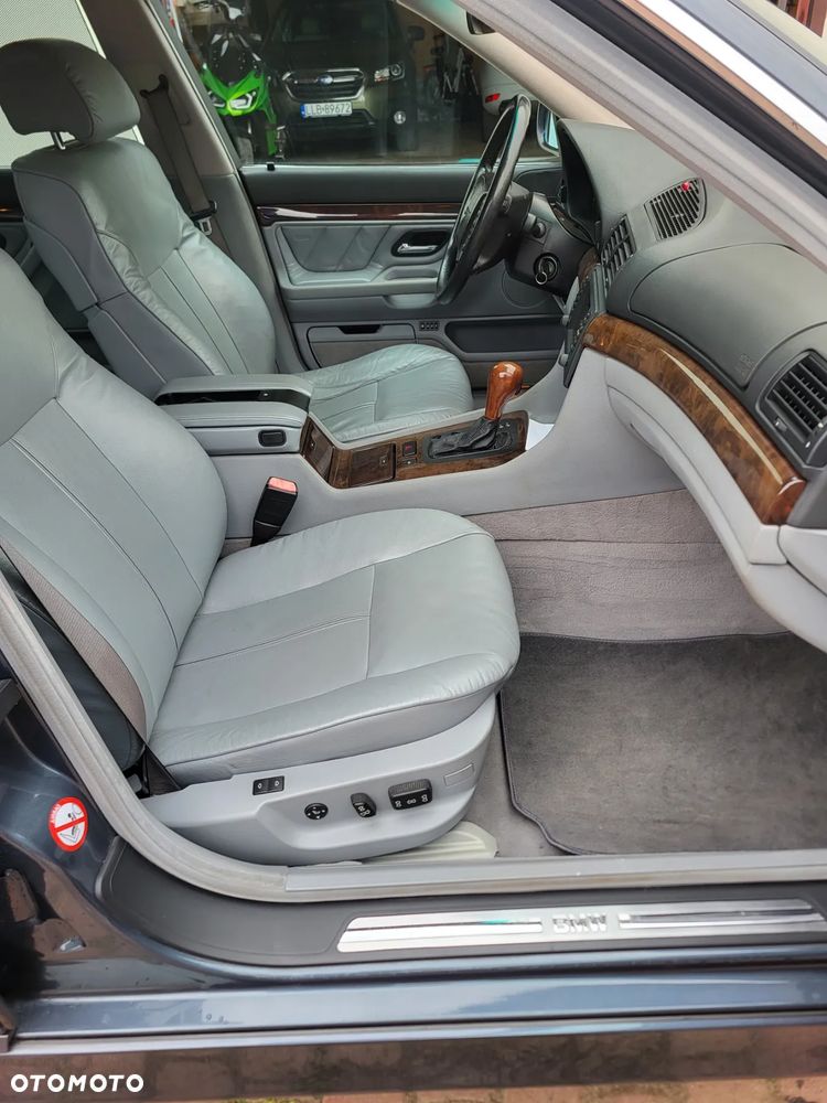 BMW Seria 7 740iL - 19