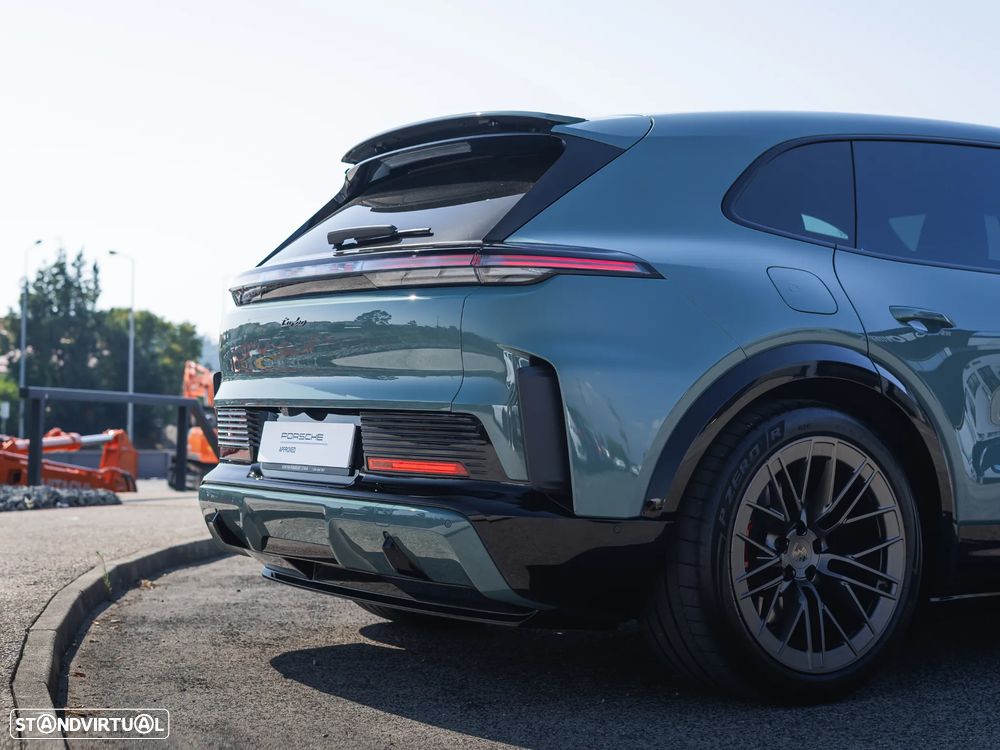 Porsche Cayenne Electric Turbo - 41