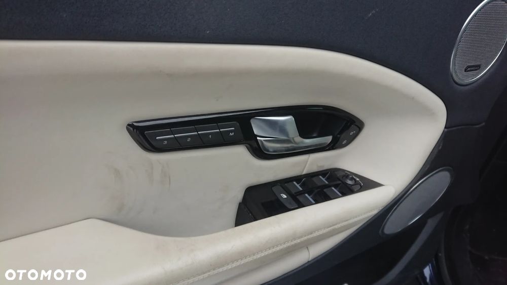 Land Rover Range Rover Evoque - 22