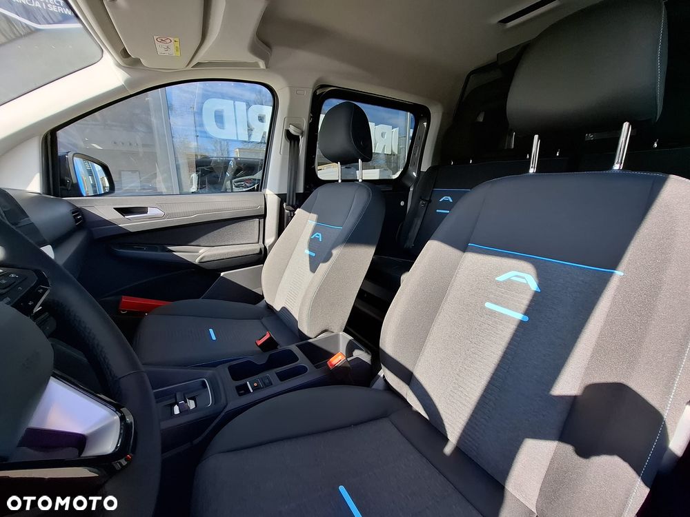 Ford Transit Connect - 14