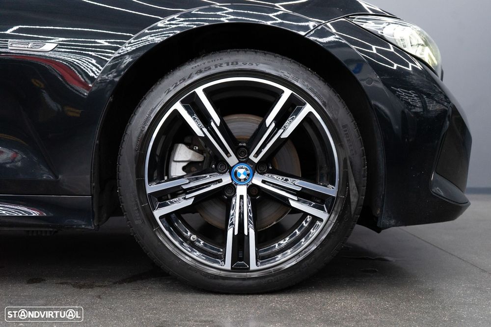 BMW 320 e Pack M Auto - 11