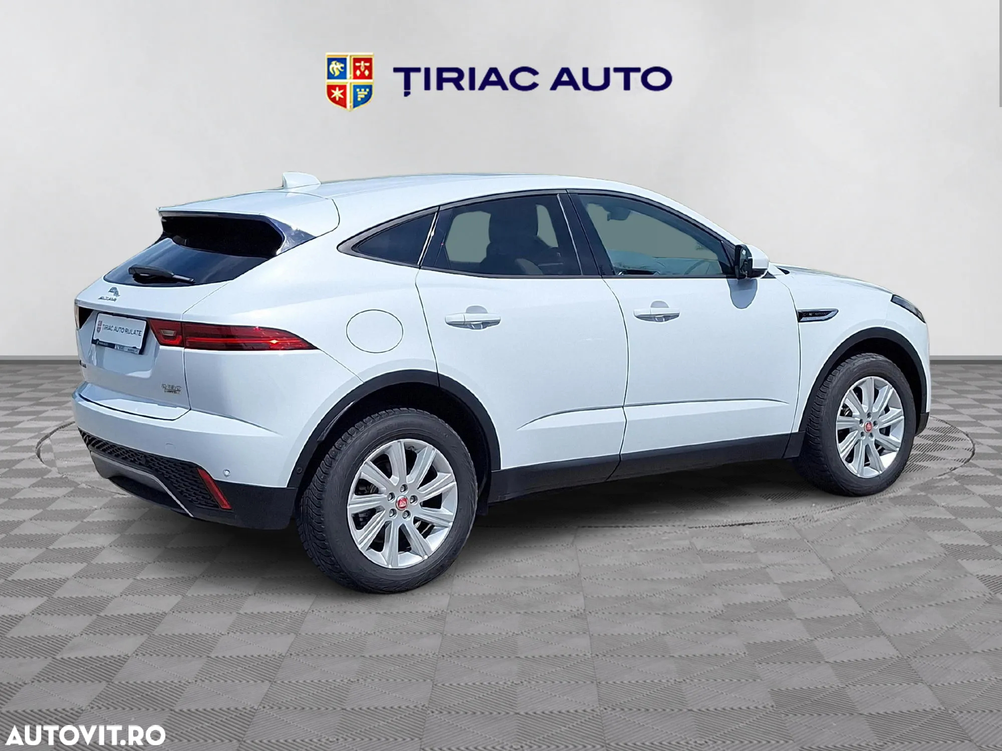 Jaguar E-Pace - 6