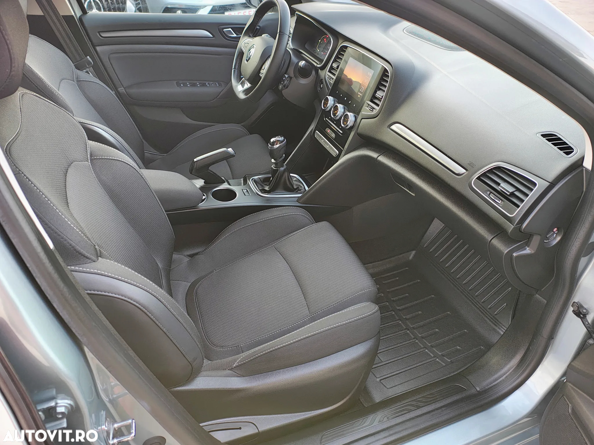 Renault Megane BLUE dCi Limited - 24