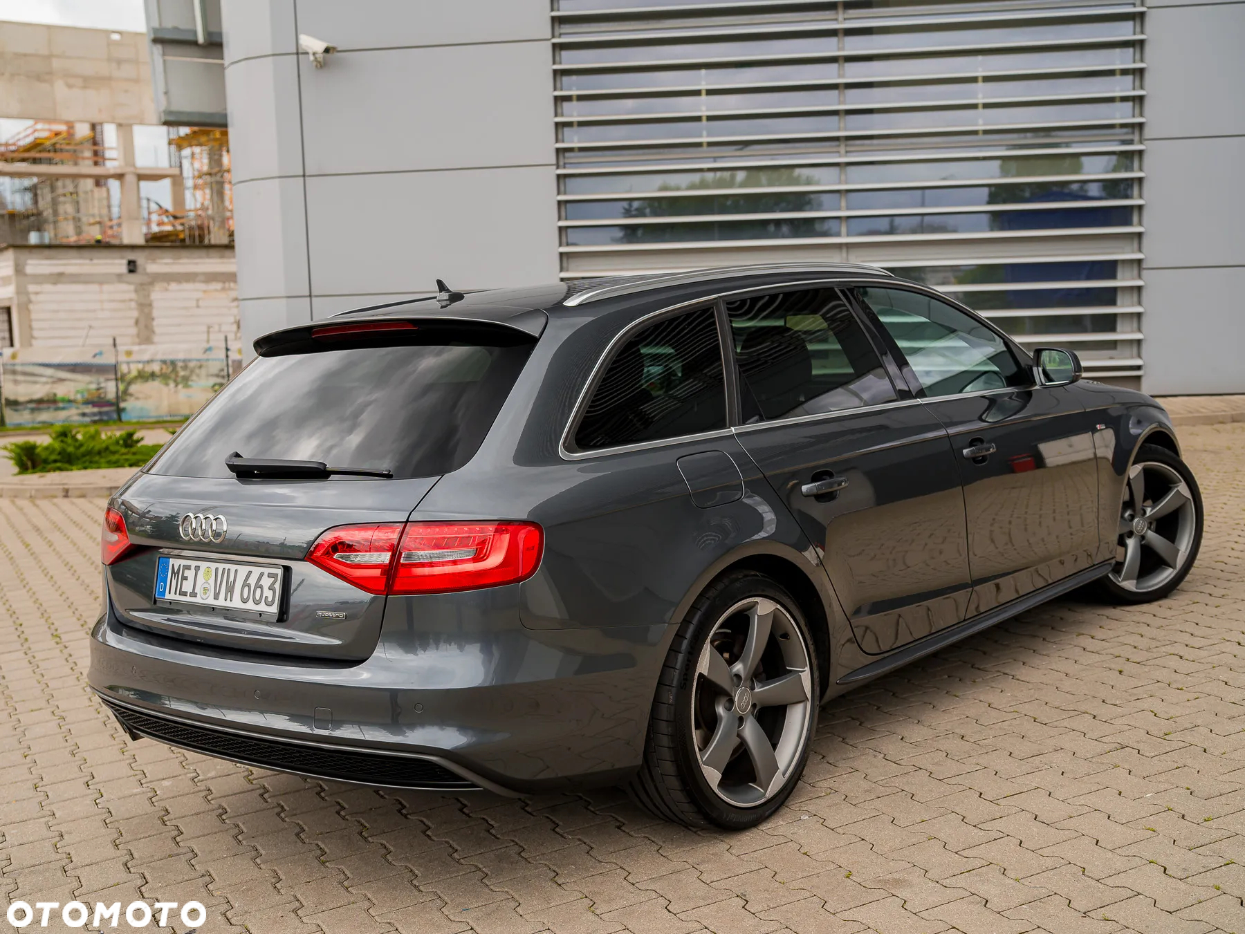 Audi A4 Avant 2.0 TDI DPF quattro S tronic S line Sportpaket - 15