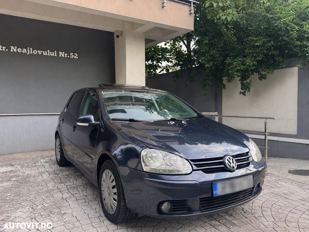 Volkswagen Golf - 10