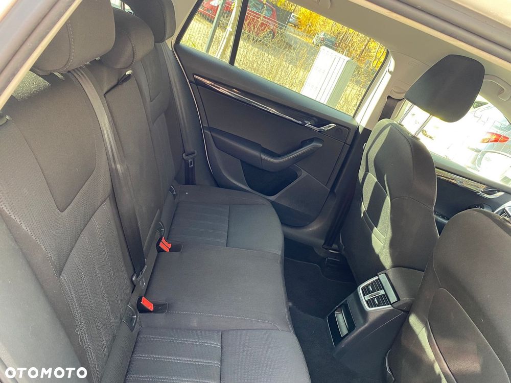 Skoda Octavia 1.4 TSI Ambition - 9