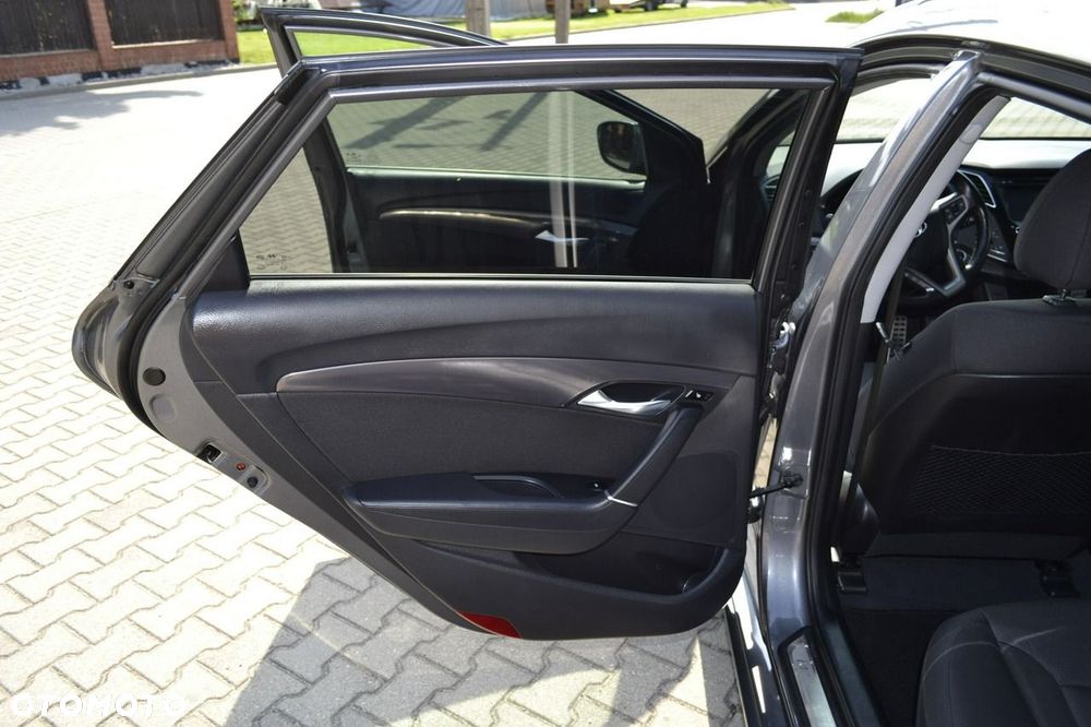Hyundai i40 Kombi 1.7 CRDi DCT Premium - 37