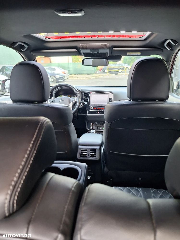 Mitsubishi Outlander 2.4 4WD - 29