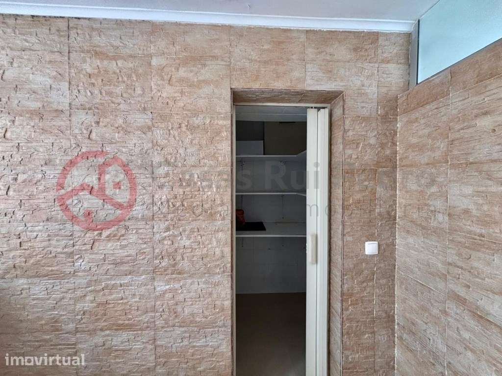 Apartamento T2 com logradouro e churrasqueira na Cova da Piedade, A... - Grande imagem: 4/23