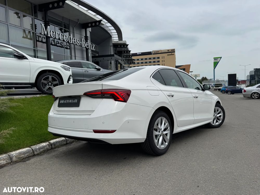 Skoda Octavia 2.0 TDI STYLE DSG - 3