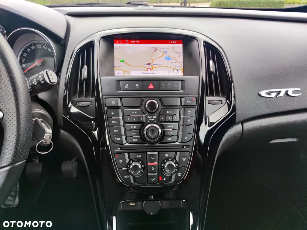 Opel Astra IV GTC 1.4 T Sport - 32