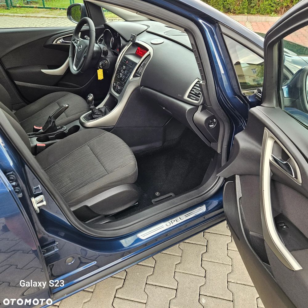 Opel Astra 1.6 Design Edition - 25