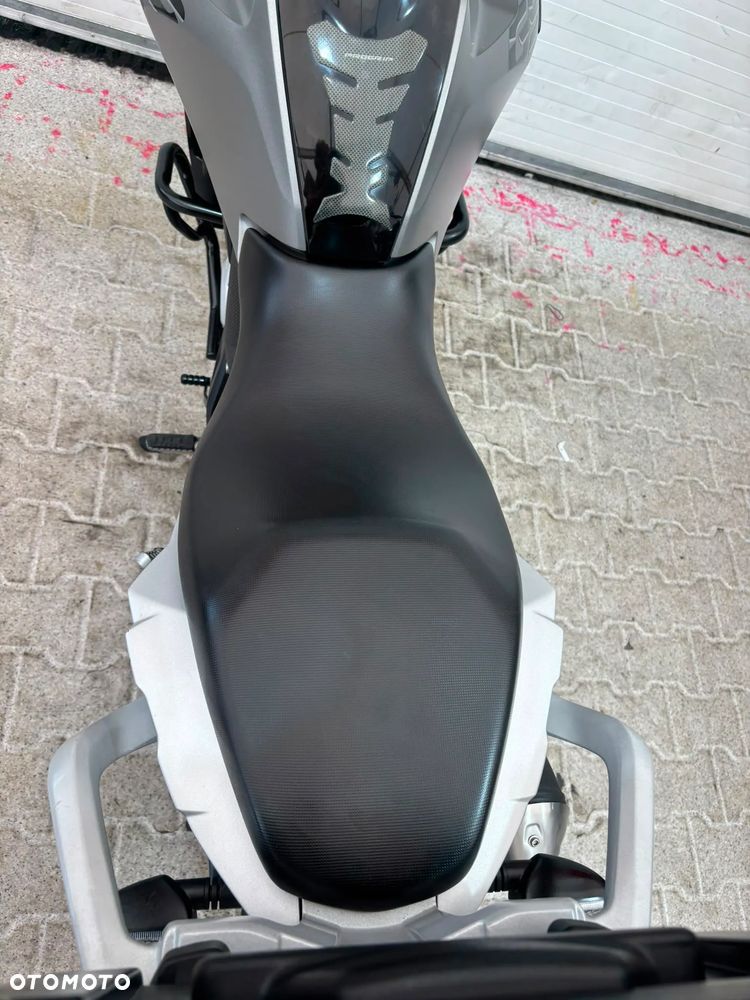 BMW G - 33
