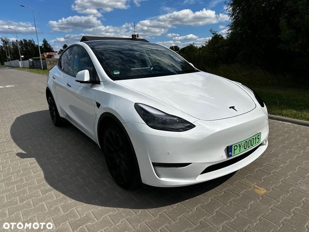 Tesla Model Y Long Range AWD - 4